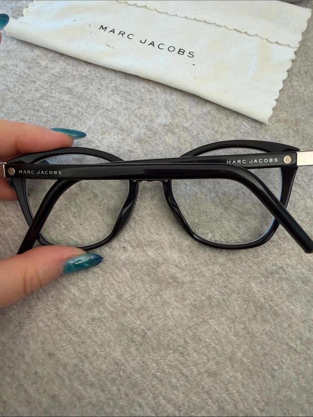 Marc Jacobs Black Round-Edge Acetate Optical Glasses with Silver Bridge - Picture 2 of 3